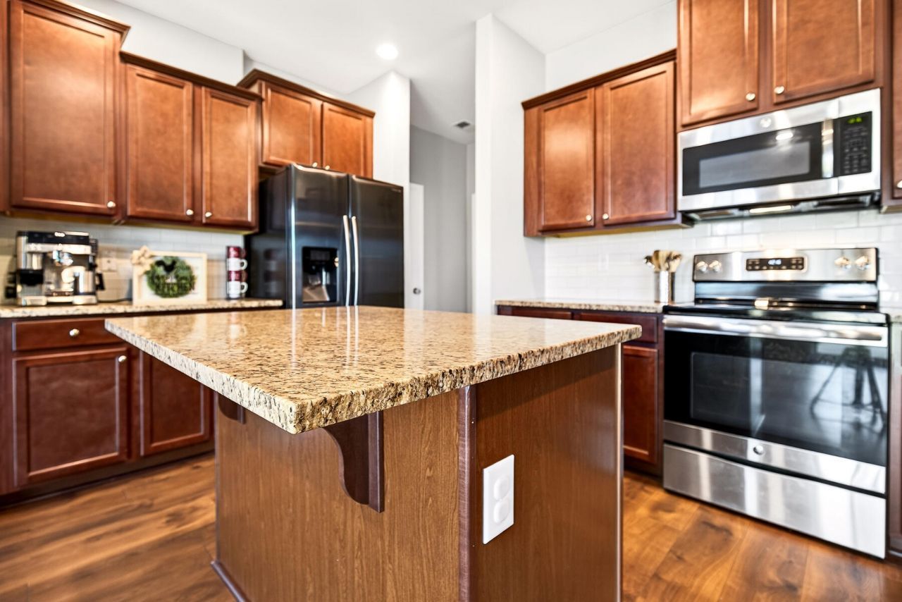 132 Lakestone Road Photo 19