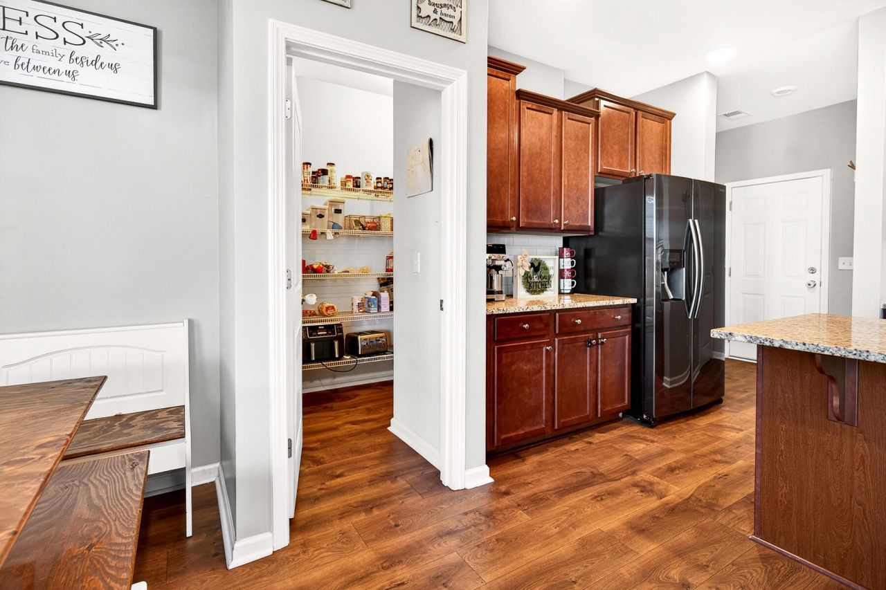 132 Lakestone Road Photo 21