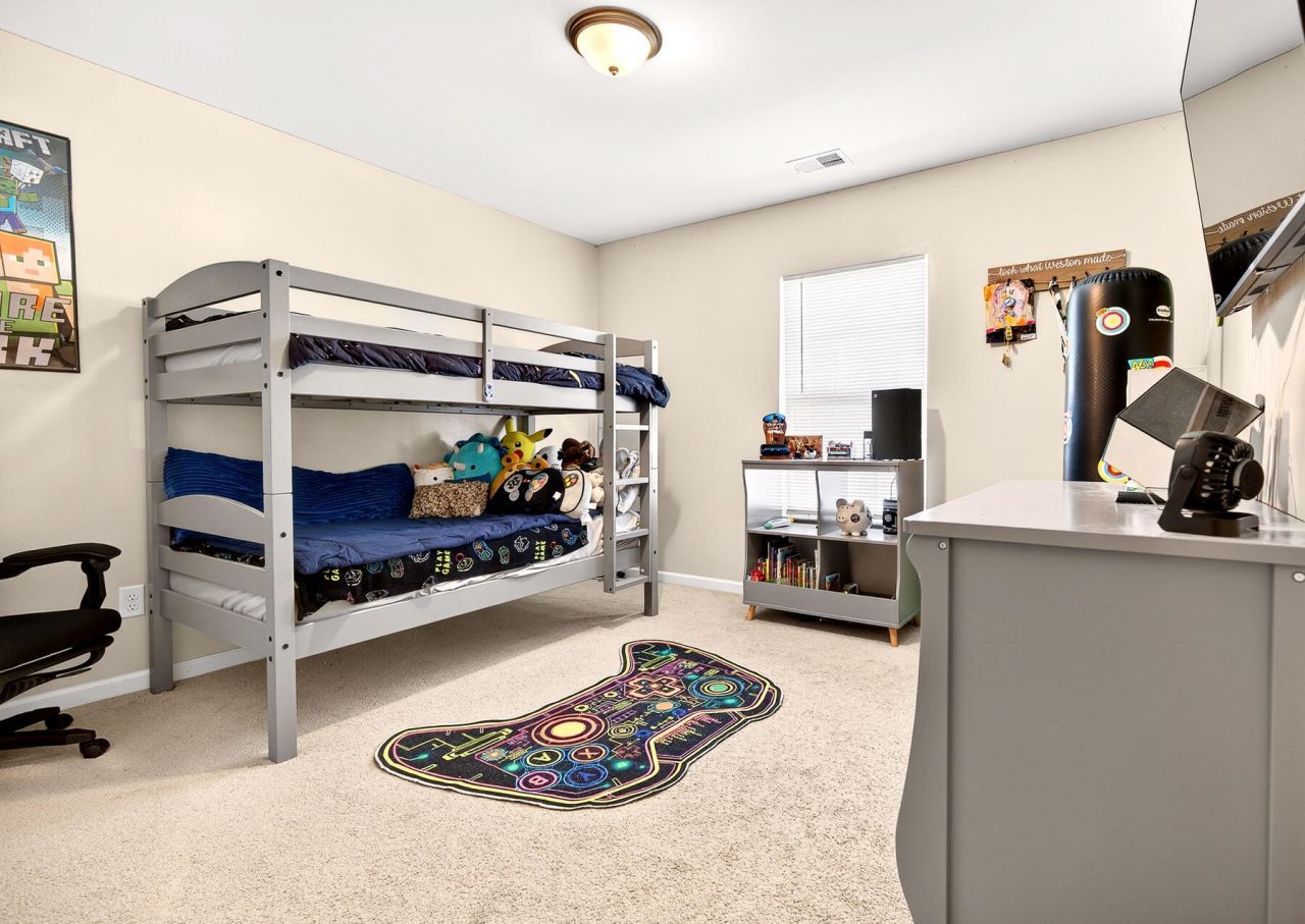 132 Lakestone Road Photo 33