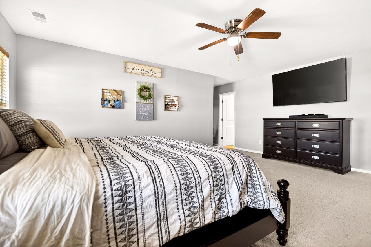 132 Lakestone Road Photo 37