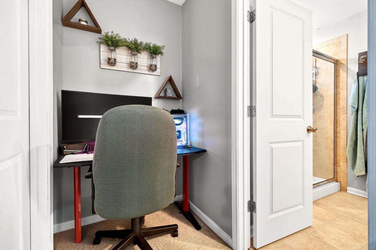 132 Lakestone Road Photo 39