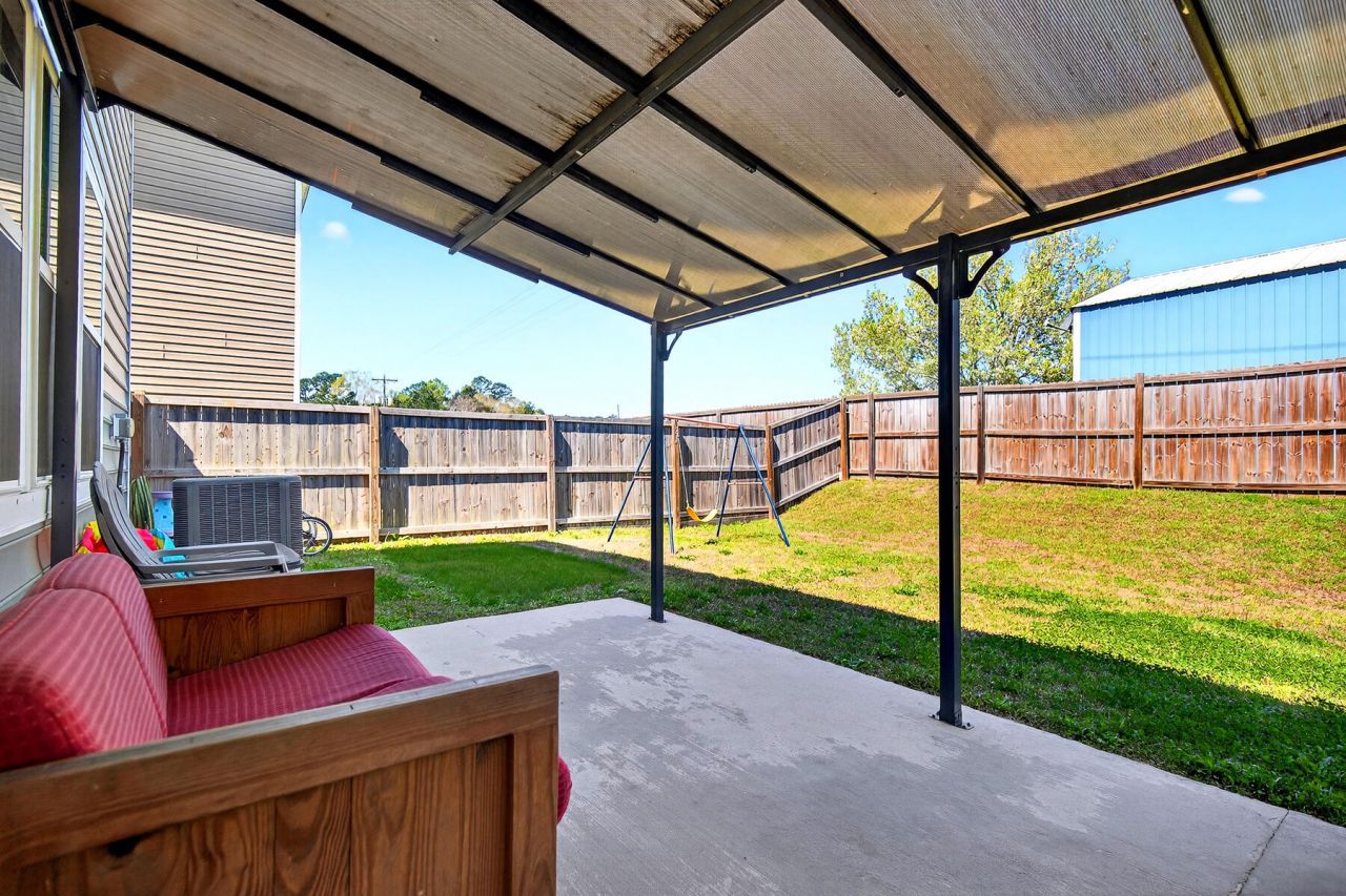 132 Lakestone Road Photo 43