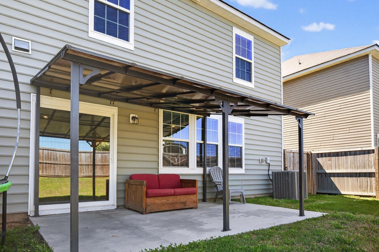 132 Lakestone Road Photo 44