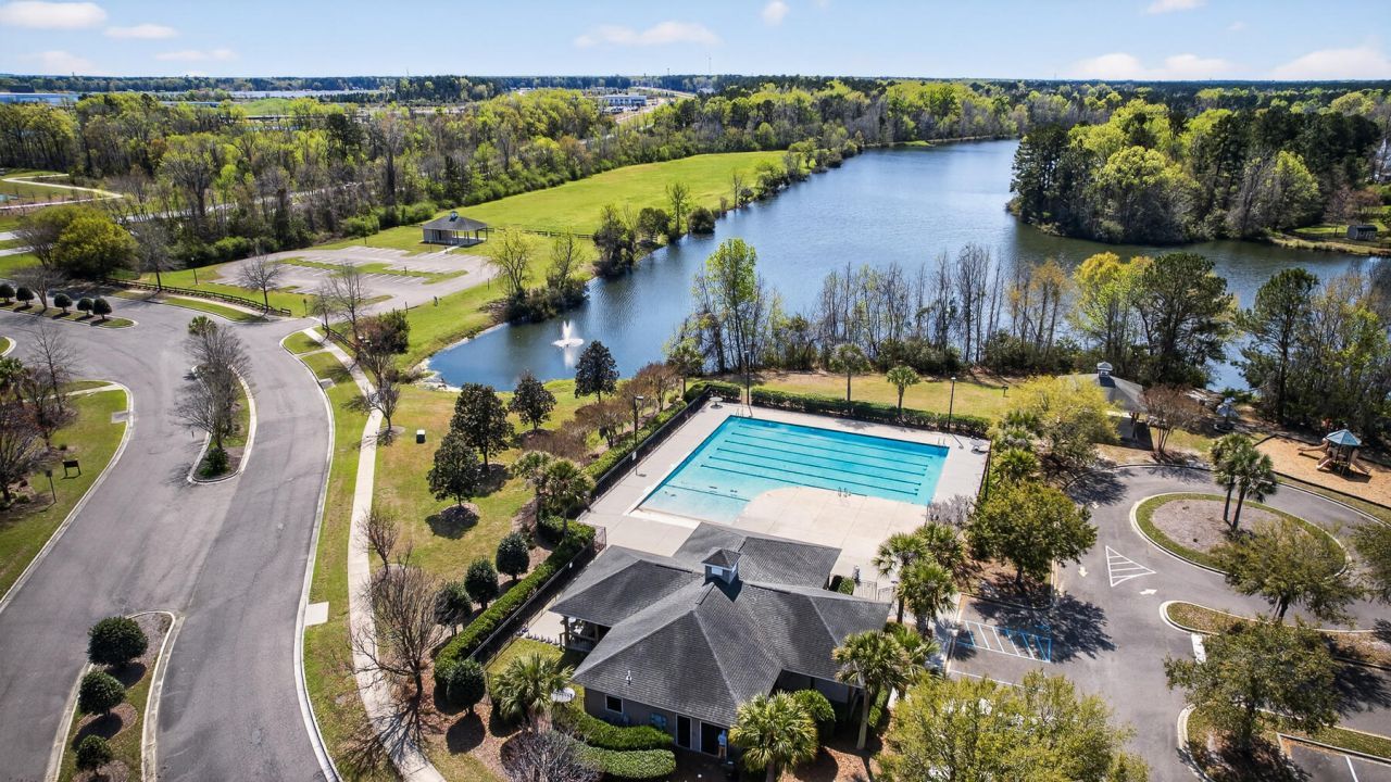 132 Lakestone Road Photo 57