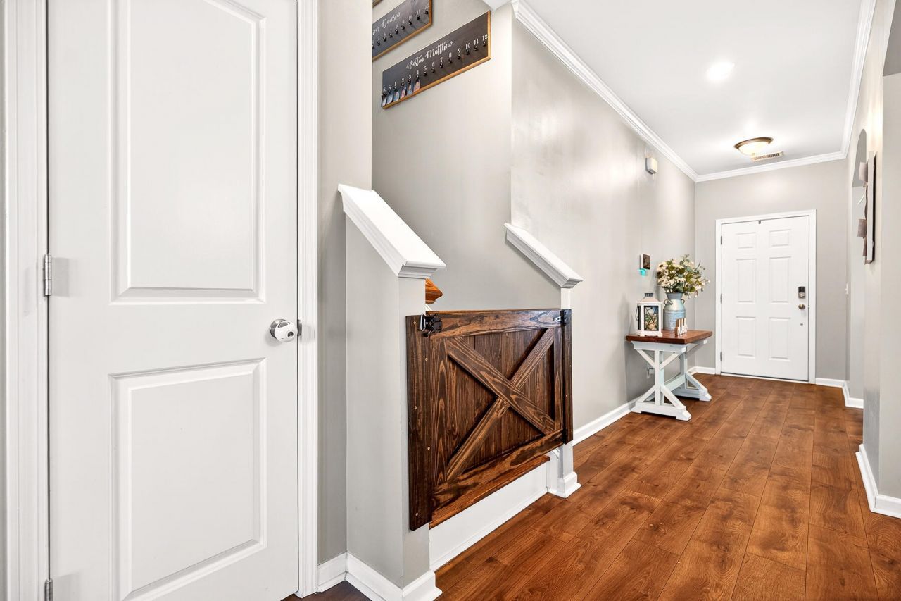 132 Lakestone Road Photo 8