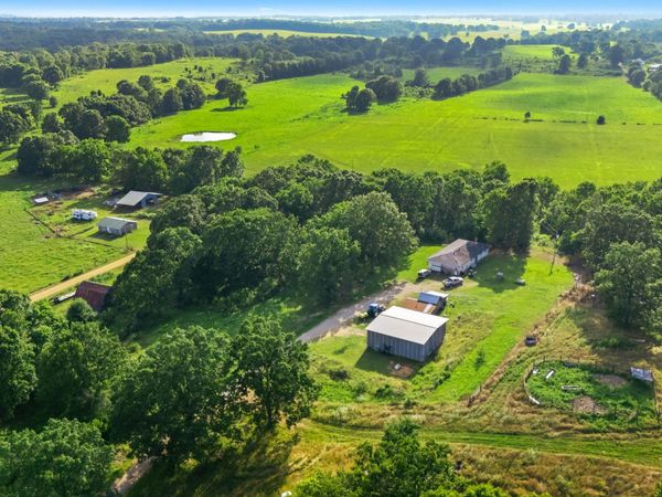 1499 County Road 380, Koshkonong, MO 65692