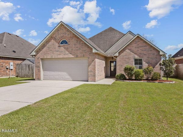 418 Clay Ridge Drive , Youngsville, LA 70592