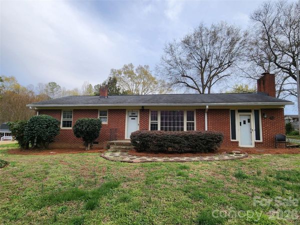 217 Saint John Street, Dallas, NC 28034