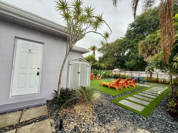 1215 NE 17th Avenue, Unit 5, Fort Lauderdale, FL 33304