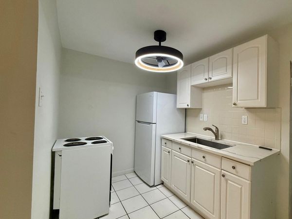 1215 NE 17th Avenue, Unit 5, Fort Lauderdale, FL 33304