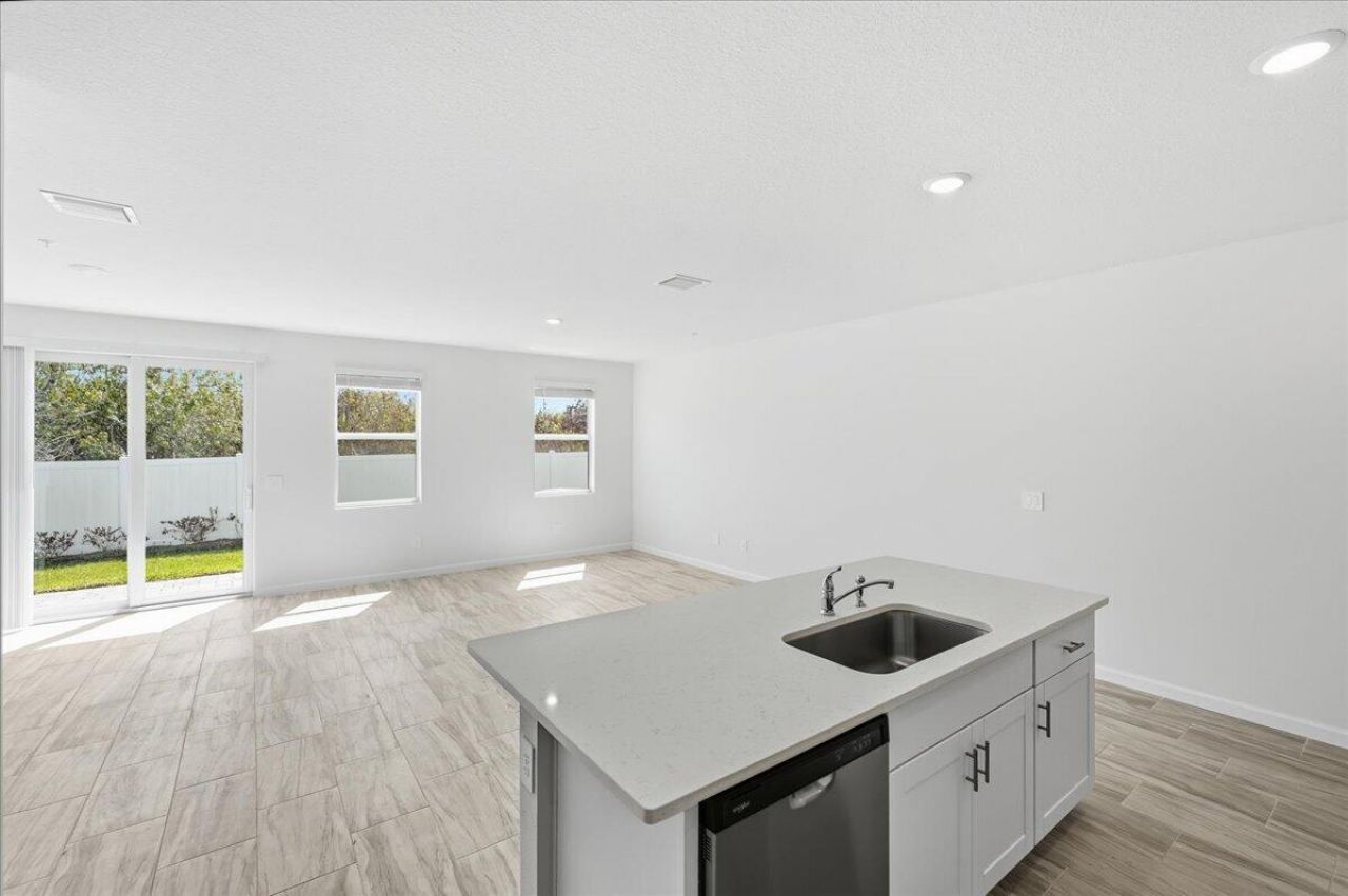 590 Salisbury Circle, Fort Pierce, FL 34982 Photo