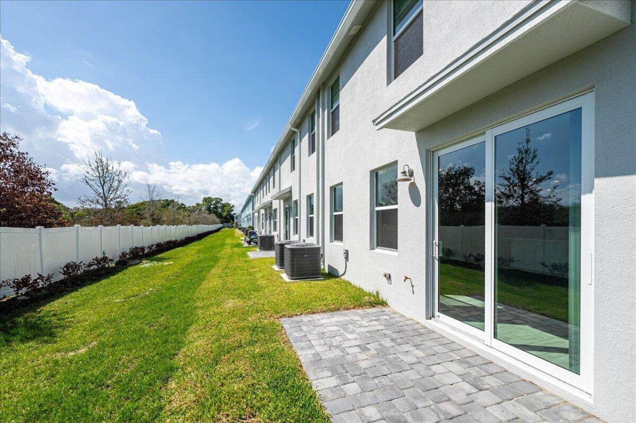 590 Salisbury Circle, Fort Pierce, FL 34982 Photo