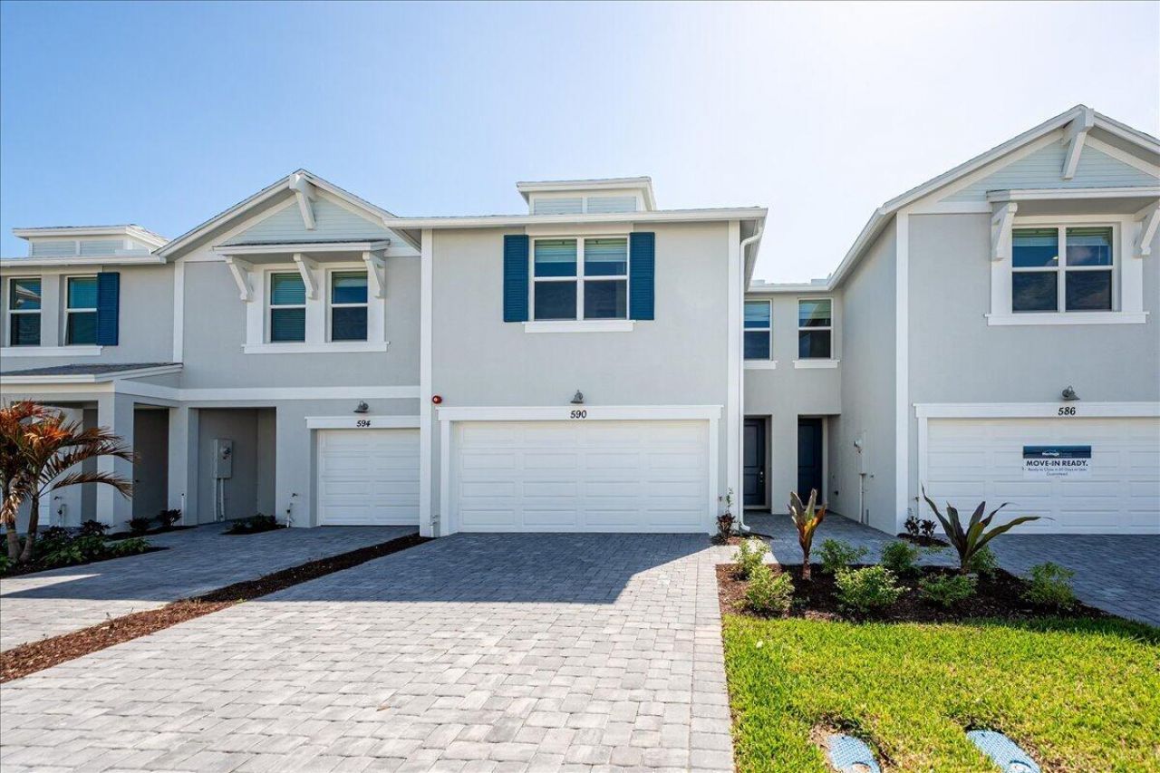 590 Salisbury Circle, Fort Pierce, FL 34982 Photo