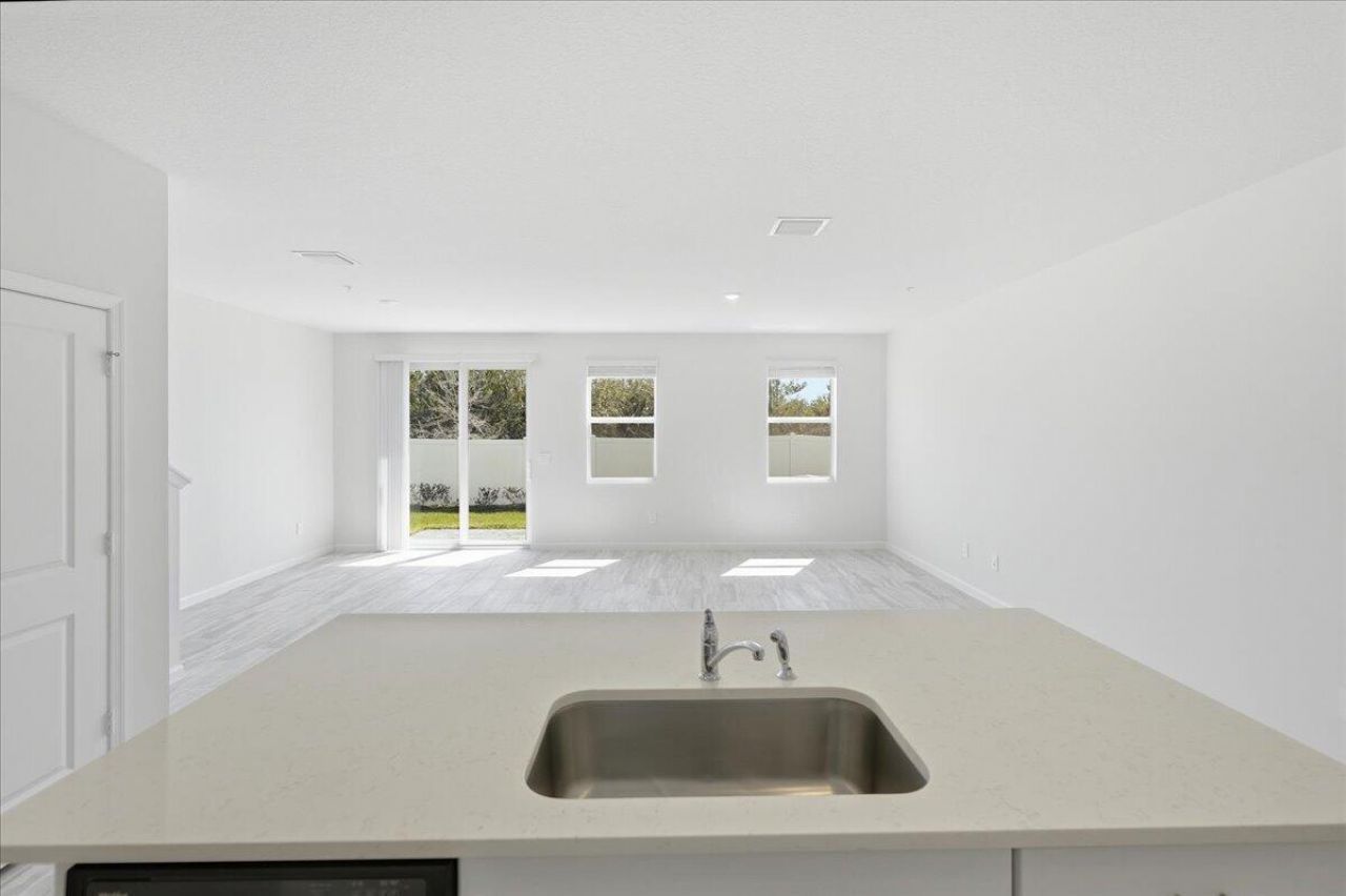 590 Salisbury Circle, Fort Pierce, FL 34982 Photo