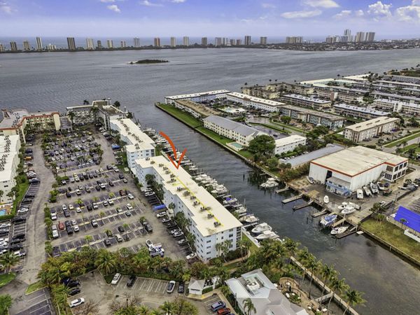108 Paradise Harbour Boulevard, Unit 305, North Palm Beach, FL 33408