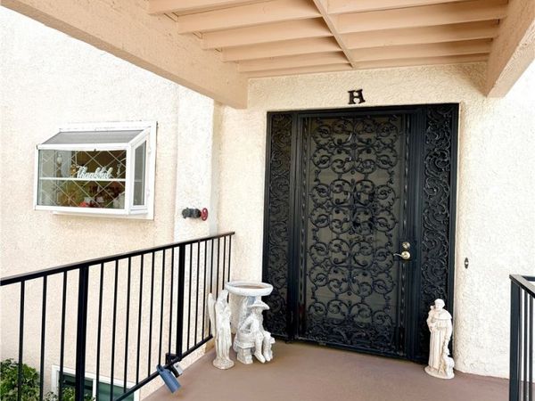 5519 Paseo Del Lago E, Unit 2H, Laguna Woods, CA 92637