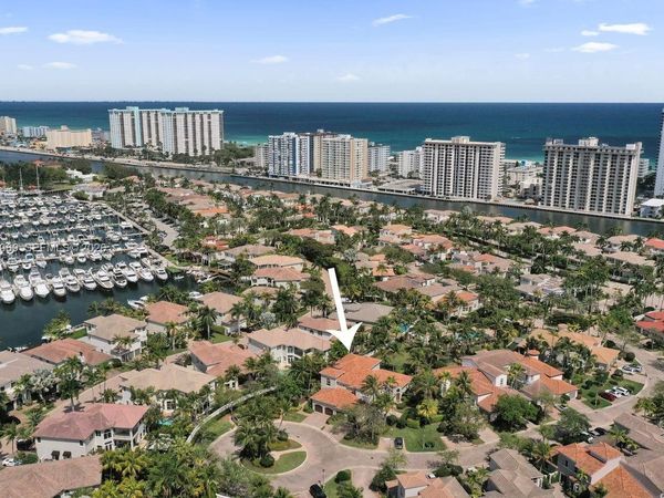 899 Spinnaker Dr W , Hollywood, FL 33019