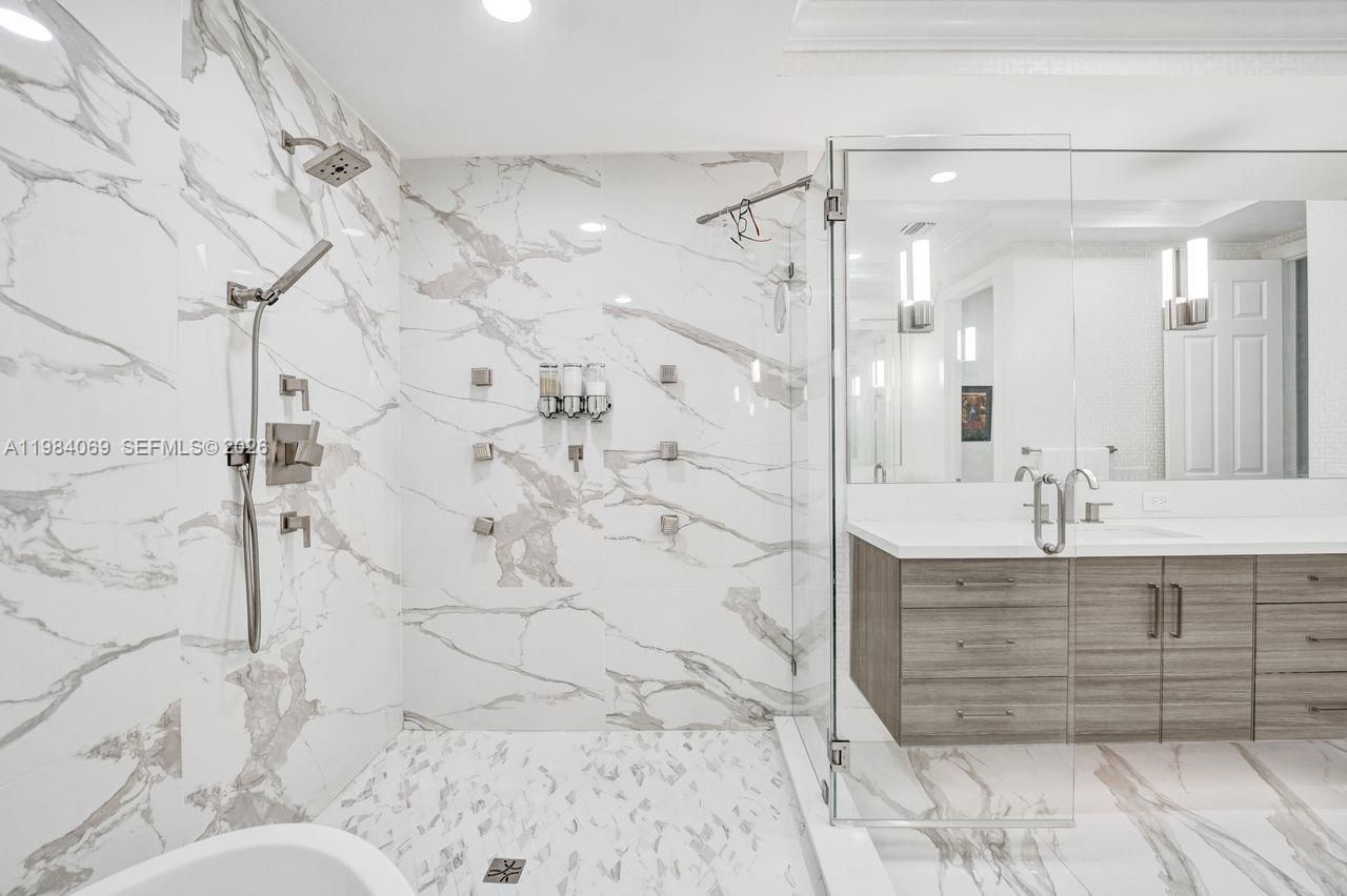 899 Spinnaker Dr W , Hollywood, FL 33019 Photo