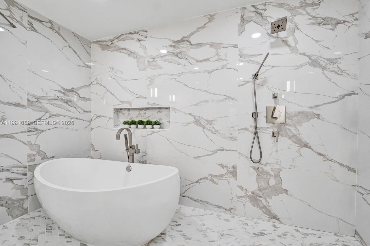 899 Spinnaker Dr W , Hollywood, FL 33019 Photo