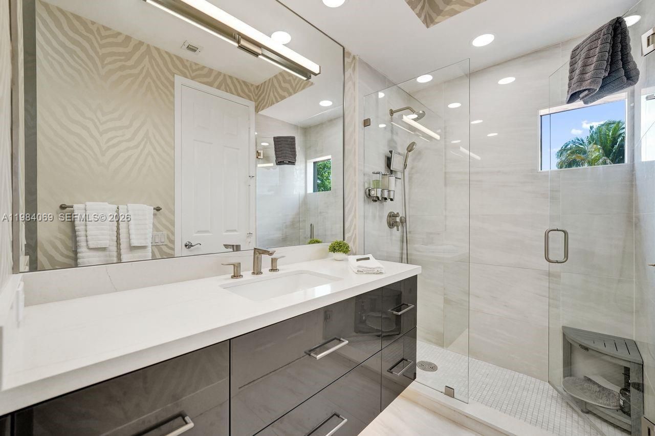 899 Spinnaker Dr W , Hollywood, FL 33019 Photo