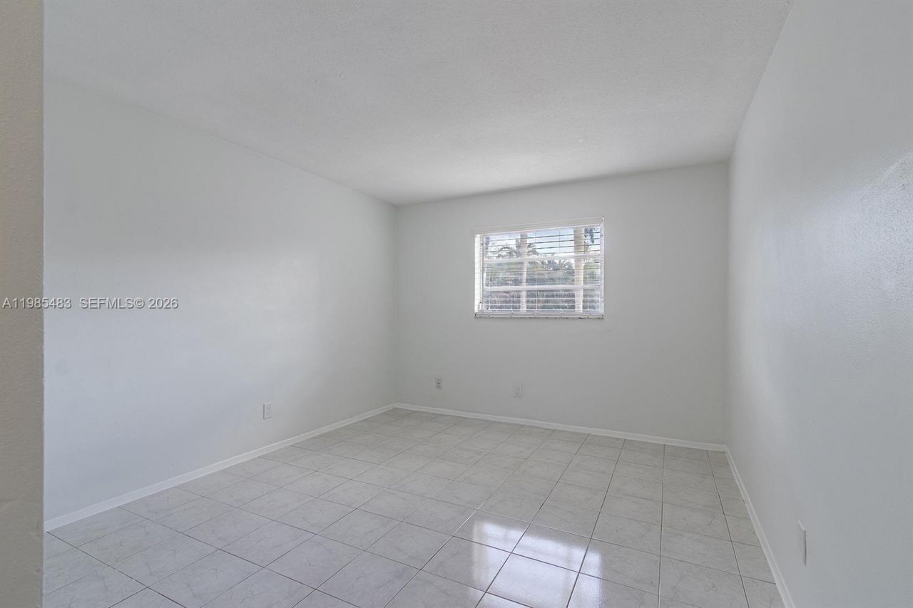 700 Layne Blvd , Unit 118, Hallandale Beach, FL 33009 Photo