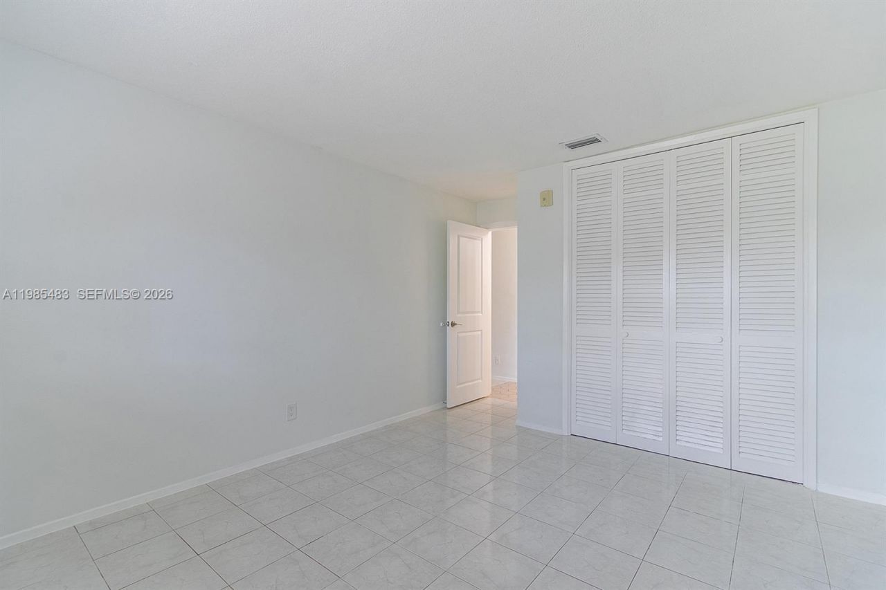 700 Layne Blvd , Unit 118, Hallandale Beach, FL 33009 Photo