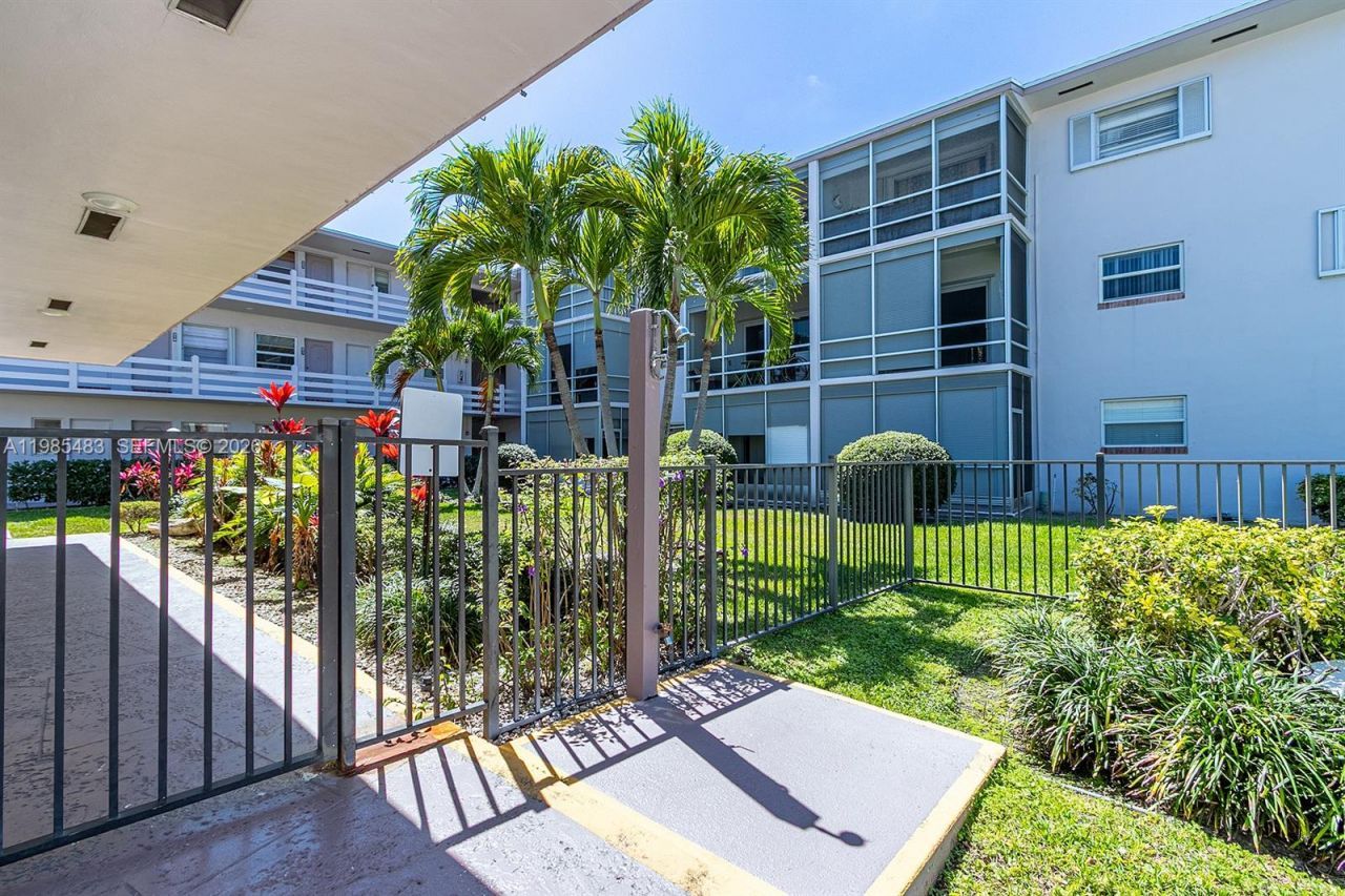 700 Layne Blvd , Unit 118, Hallandale Beach, FL 33009 Photo