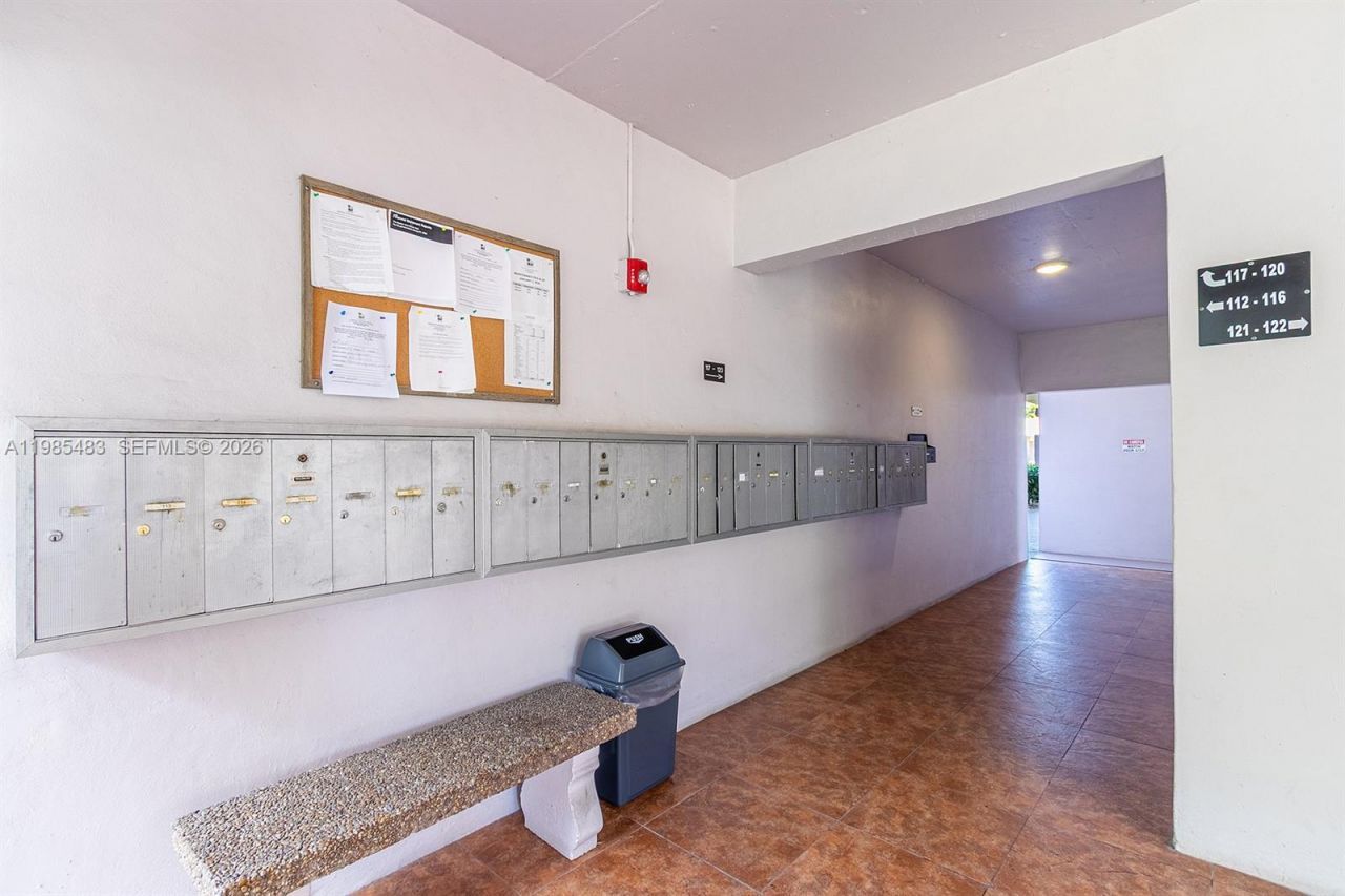 700 Layne Blvd , Unit 118, Hallandale Beach, FL 33009 Photo