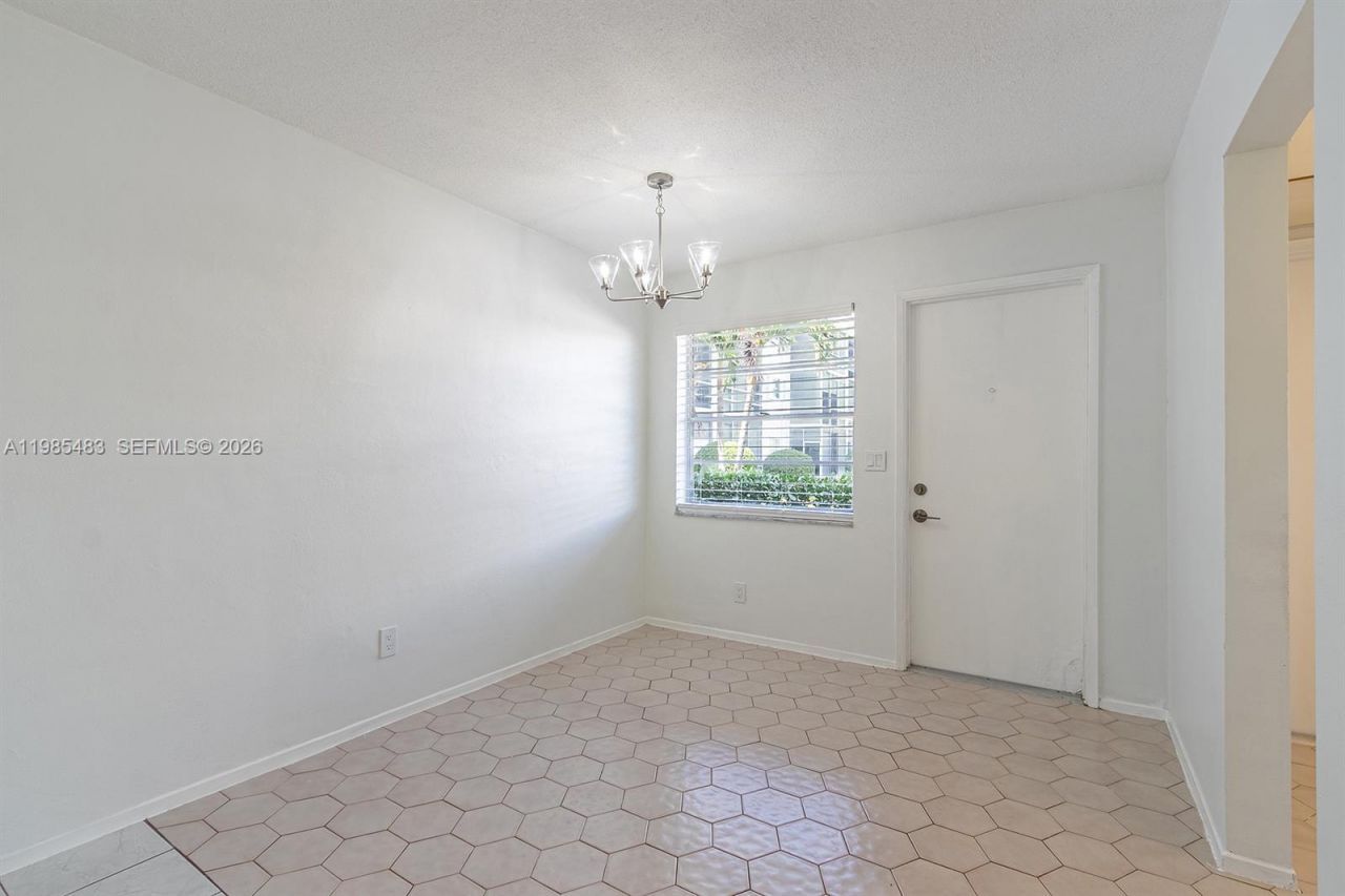 700 Layne Blvd , Unit 118, Hallandale Beach, FL 33009 Photo