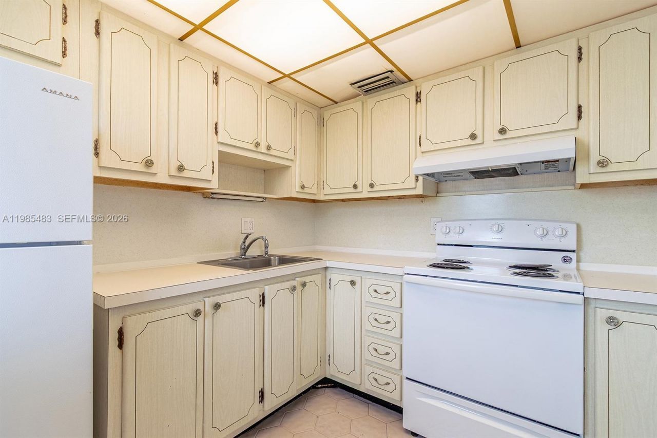 700 Layne Blvd , Unit 118, Hallandale Beach, FL 33009 Photo