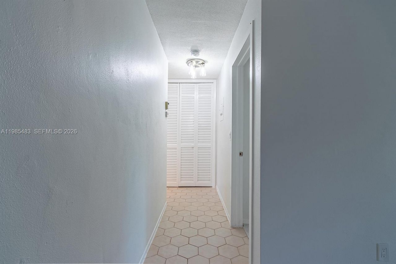 700 Layne Blvd , Unit 118, Hallandale Beach, FL 33009 Photo