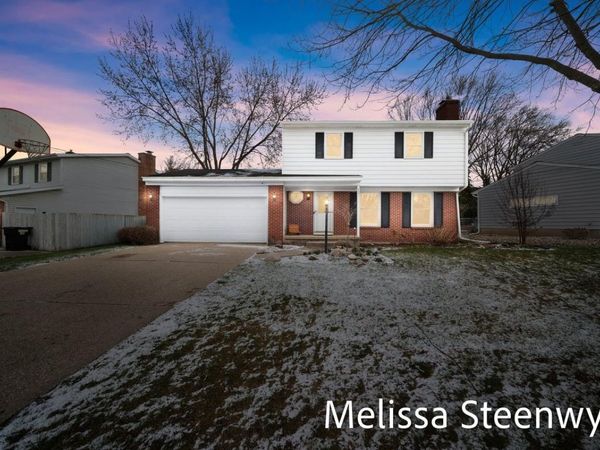 2091 Fawnwood Drive SE, Grand Rapids, MI 49508
