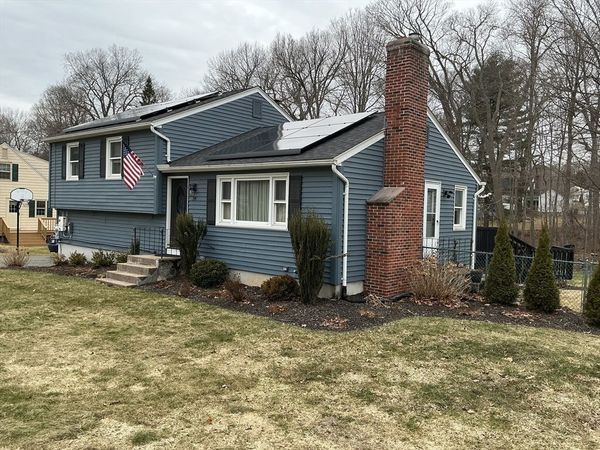 34 Pebble Path Ln, West Springfield, MA 01089