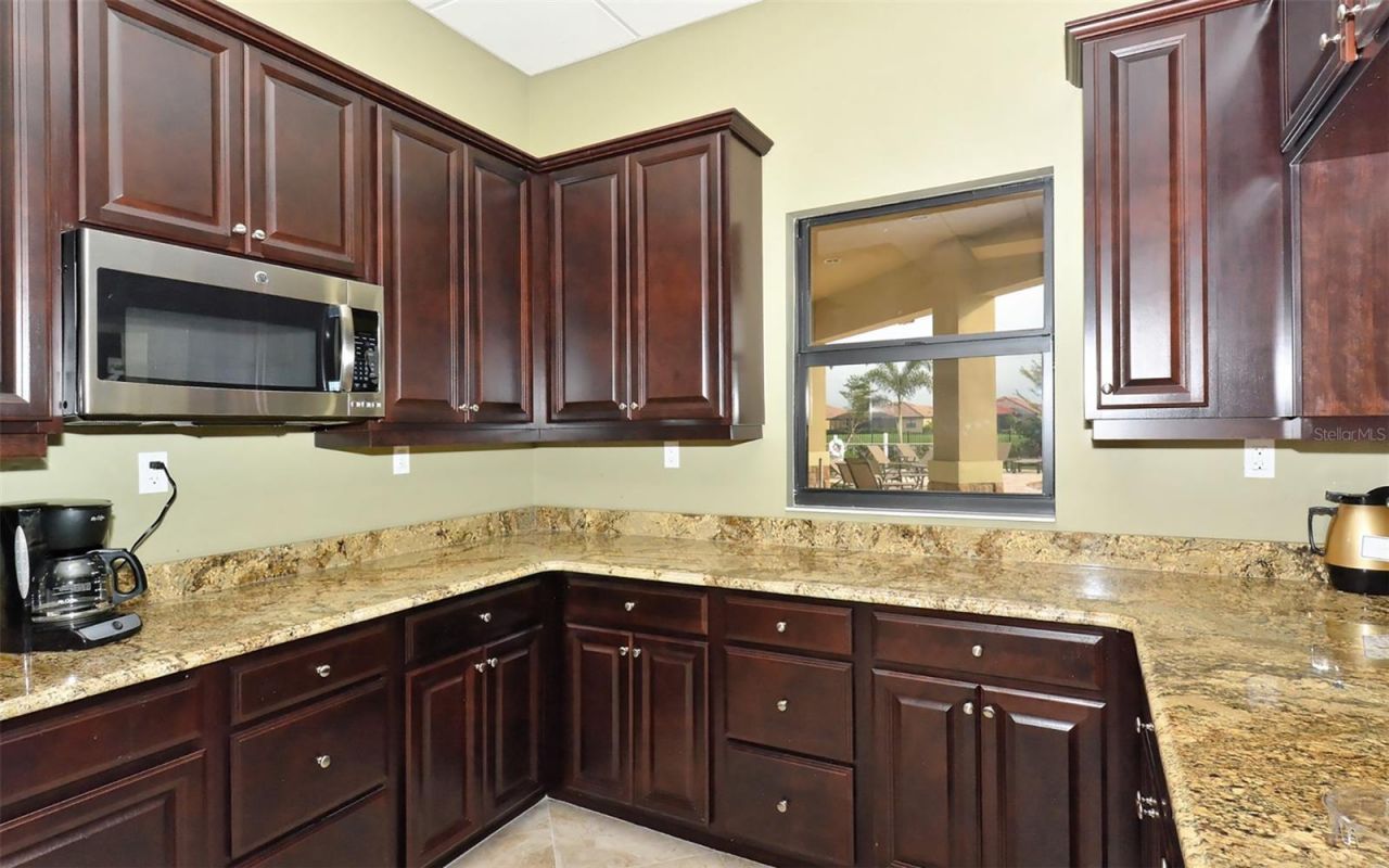 6517 Willowshire Way, Bradenton, FL 34212 Photo