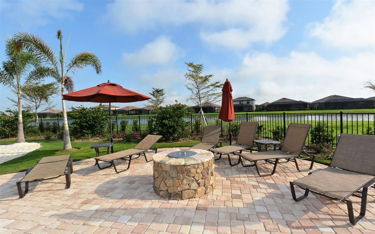 6517 Willowshire Way, Bradenton, FL 34212 Photo