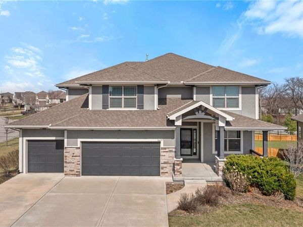 16657 S Chalet Drive, Olathe, KS 66062