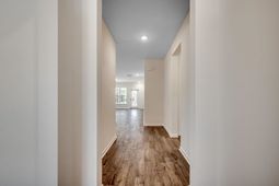 3081 Claredon St photo 4