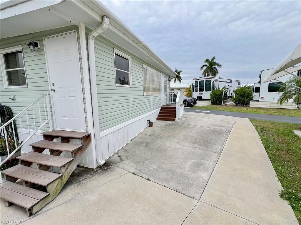 11019 Sunglow Ln, Fort Myers, FL 33908 Photo