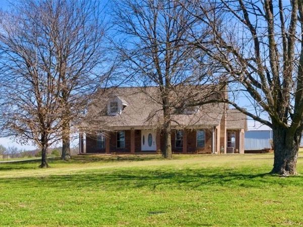 2164 S Hunt Lane, Fayetteville, AR 72701