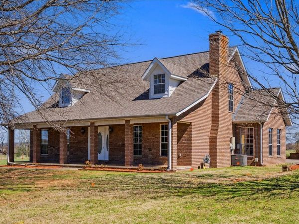 2164 S Hunt Lane, Fayetteville, AR 72701