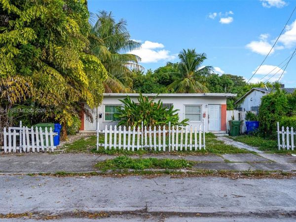 5631 NW 5th Ct , Miami, FL 33127