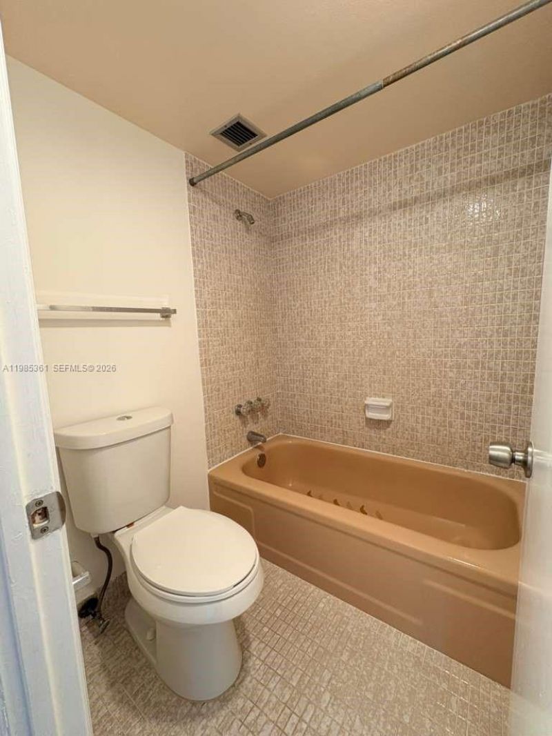 7051 Environ Blvd, Unit 632, Lauderhill, FL 33319 Photo