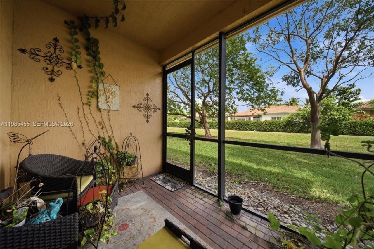 110 E Riverwalk Cir E, Plantation, FL 33325 Photo