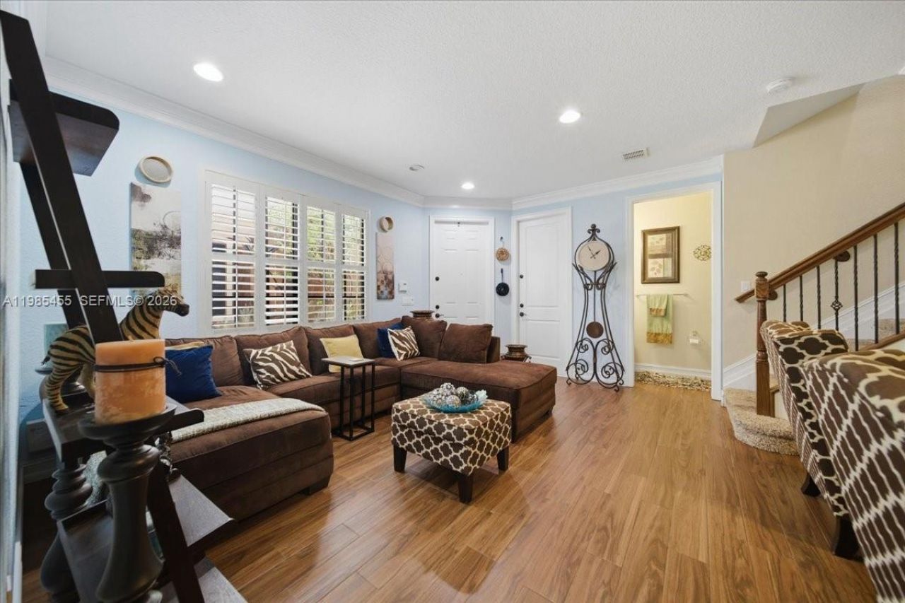 110 E Riverwalk Cir E, Plantation, FL 33325 Photo