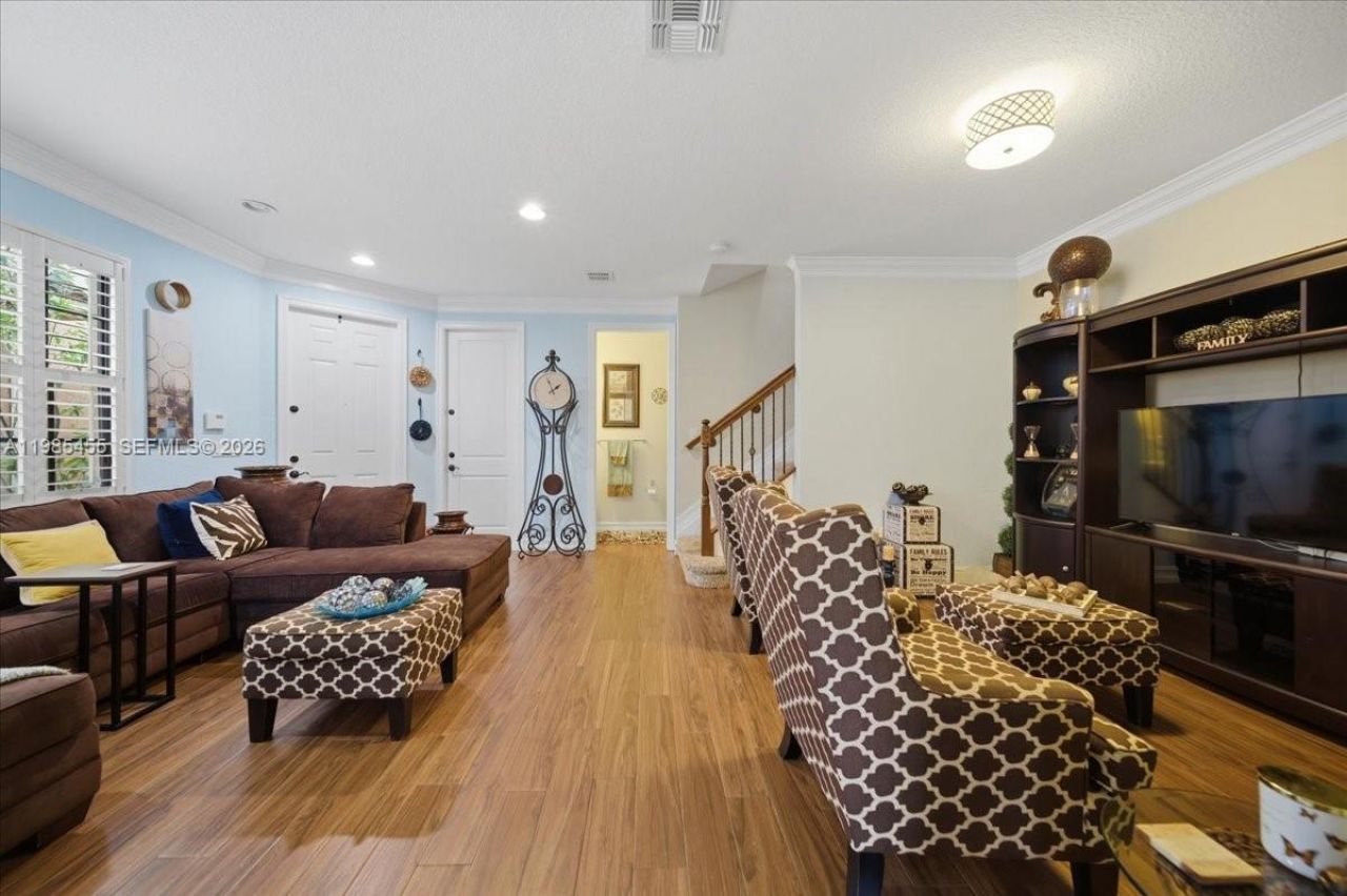 110 E Riverwalk Cir E, Plantation, FL 33325 Photo