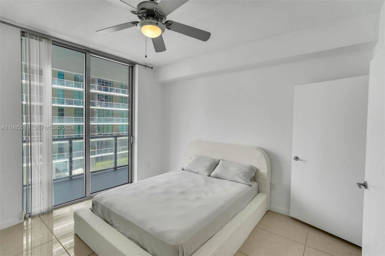 79 SW 12th St, Unit 1210, Miami, FL 33130 Photo