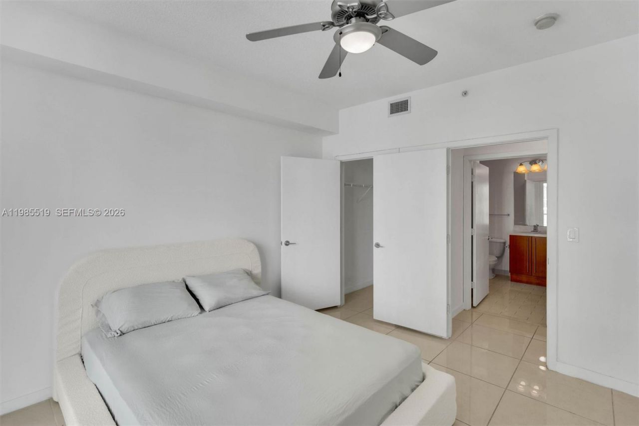 79 SW 12th St, Unit 1210, Miami, FL 33130 Photo