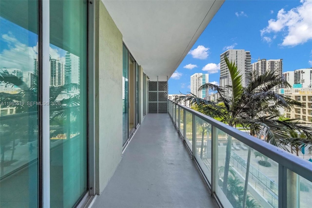 79 SW 12th St, Unit 1210, Miami, FL 33130 Photo