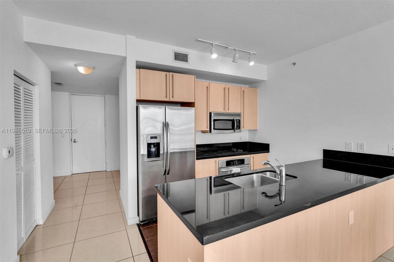 79 SW 12th St, Unit 1210, Miami, FL 33130 Photo