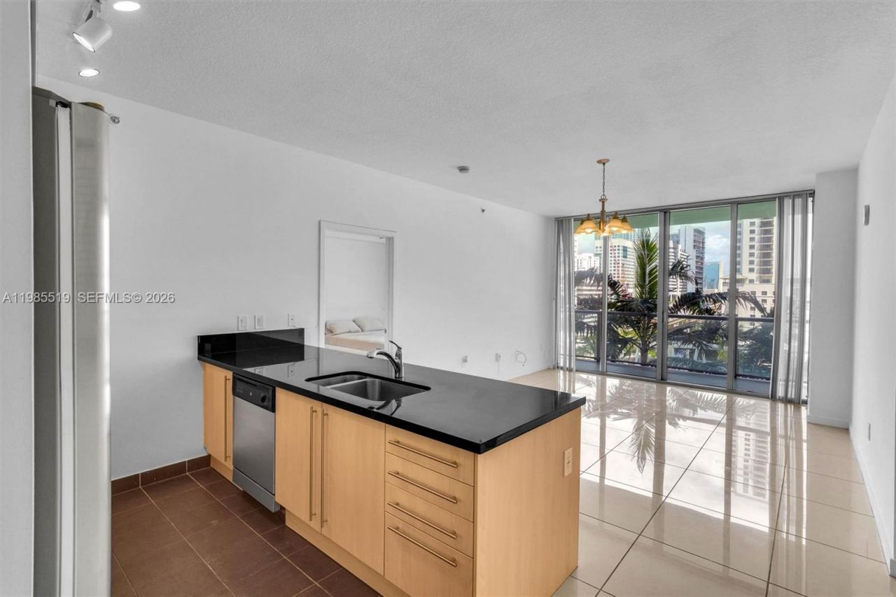 79 SW 12th St, Unit 1210, Miami, FL 33130 Photo
